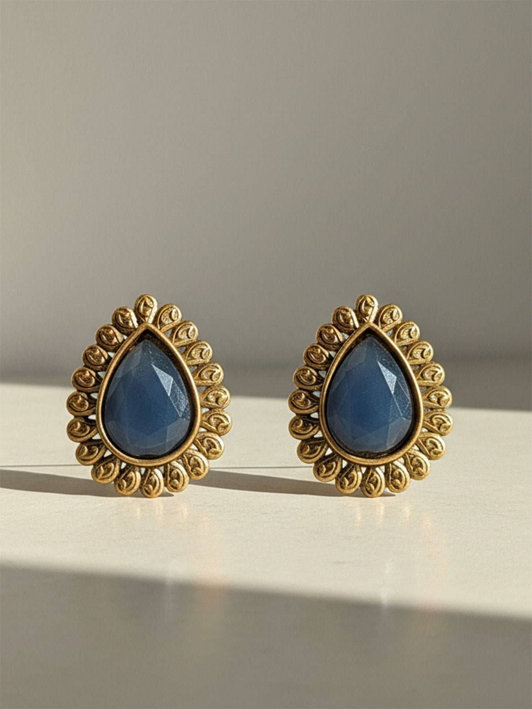 ADIVA Gold-Plated Onyx Studded Teardrop Shaped Studs