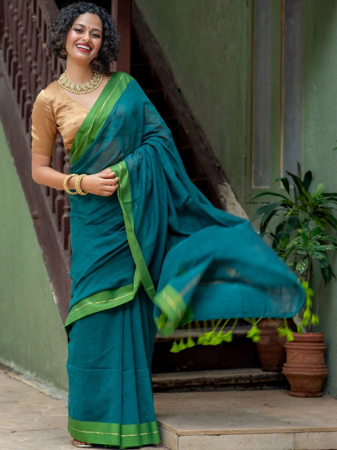 Suta Women Woven Design Border Pure Cotton Saree Without Blouse Piece