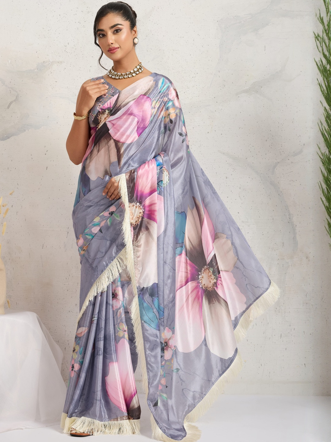 RACHNA Women Satin Embellished Lace Ready To Wear Saree
