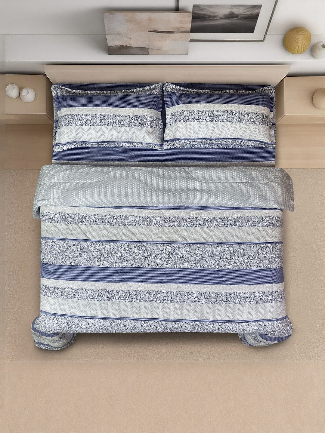 Signature Navy Blue Geometric Heavy Winter Comforter