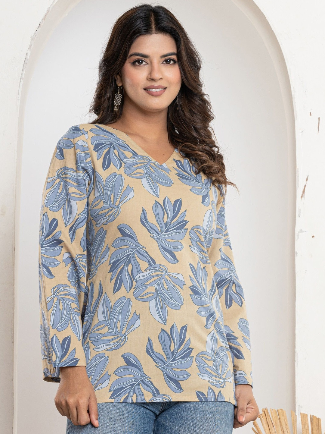 SANGAKURTI Women V-Neck Floral Print Flared Sleeve Cotton Top