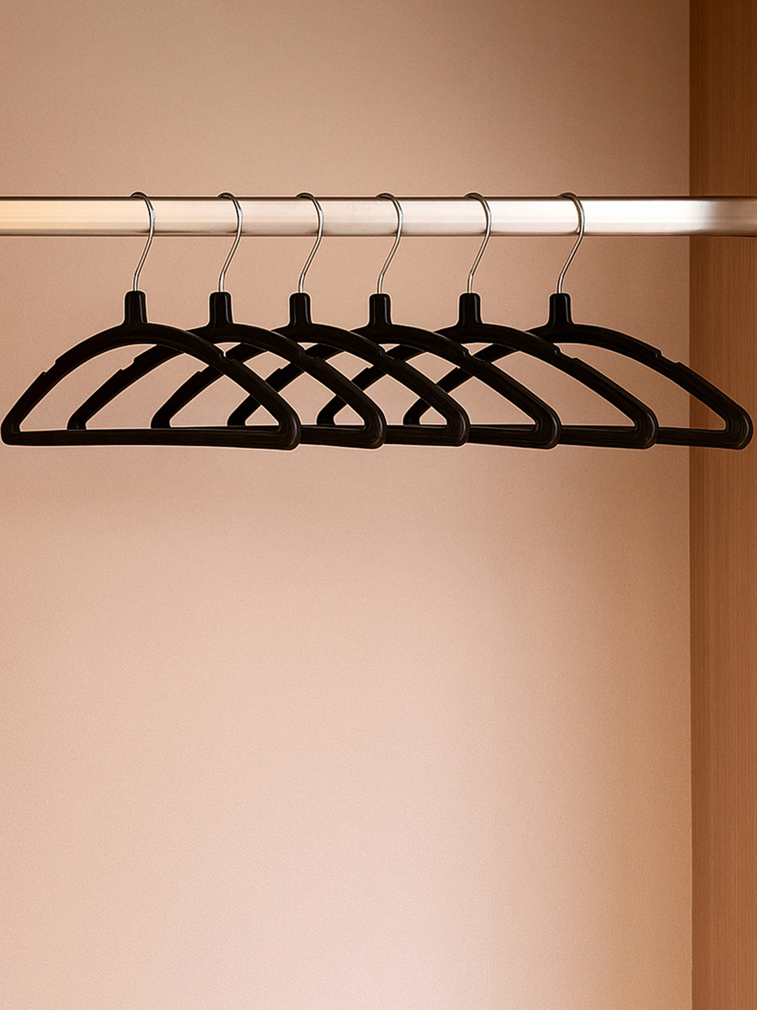 Kuber Industries Black 6 Pieces Plastic Cloth Hangers