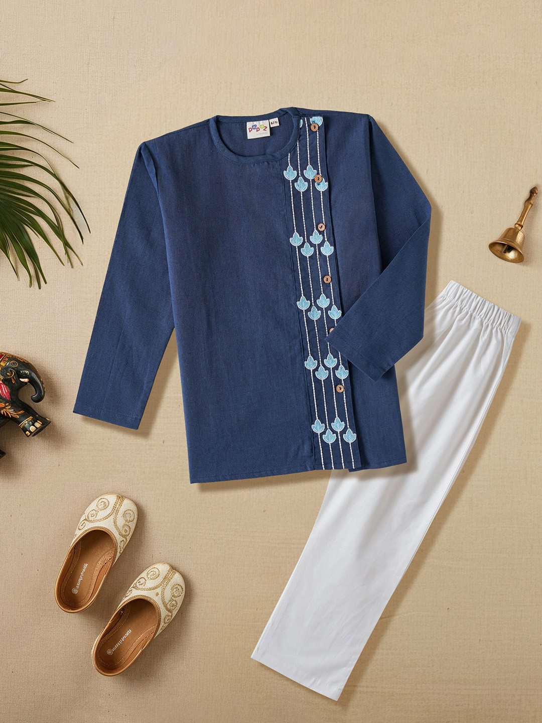 Desi Soota Boys Navy Blue Side Cut Floral Embroidered Pure Cotton Kurta & Pyjamas