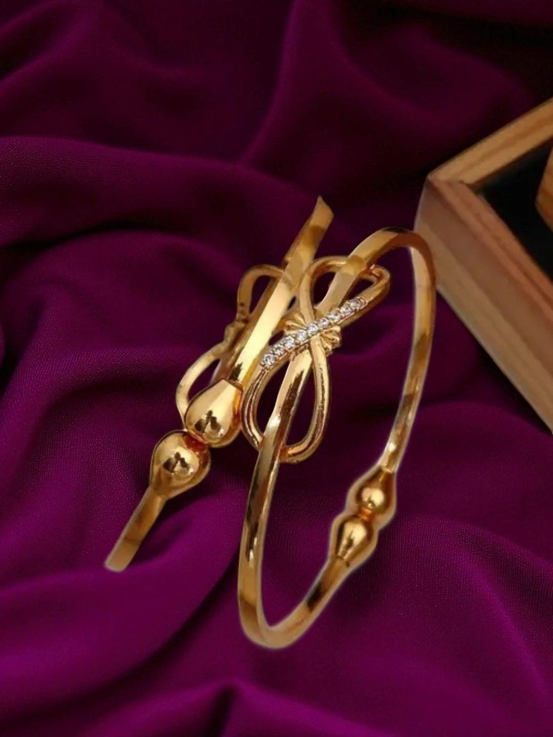 DIVASTRI Women Set Of 2 Gold-Plated Adjustable Bangles