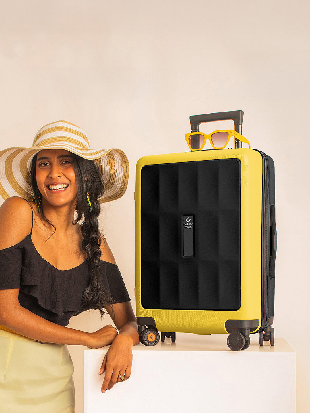 Nasher Miles Zanzibar Polycarbonate Cabin Black Yellow Trolley Bag - 20 Inch (55 cm)