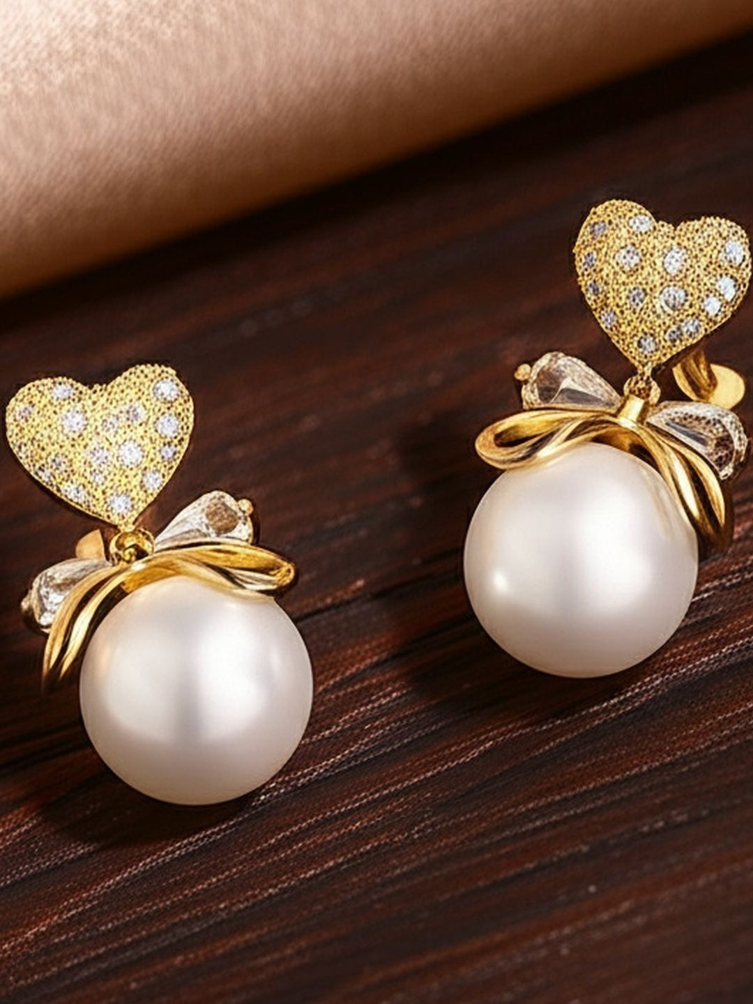 DressBerry Gold-Plated Cubic Zirconia Studded Heart Shaped Earrings
