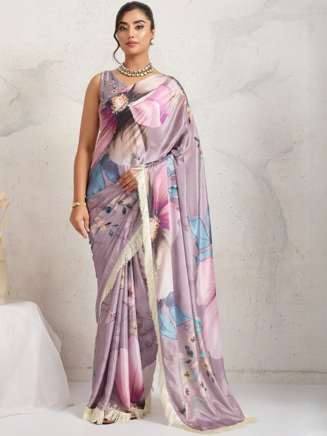 RACHNA Floral Printed Satin Saree Lace Border With Unstiched Blouse