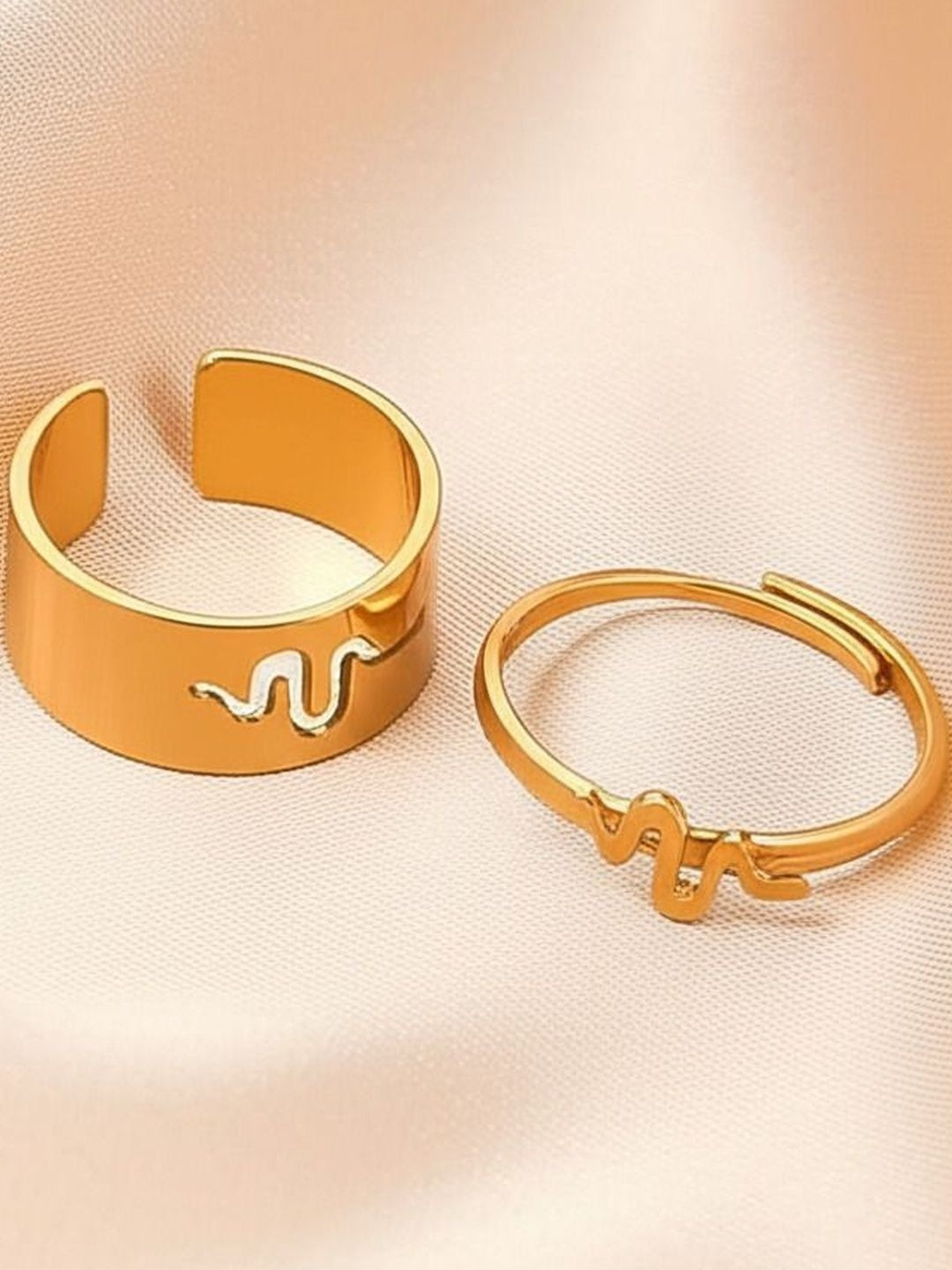 DressBerry Unisex Golden Alloy Heart Beat Matching Couple Ring