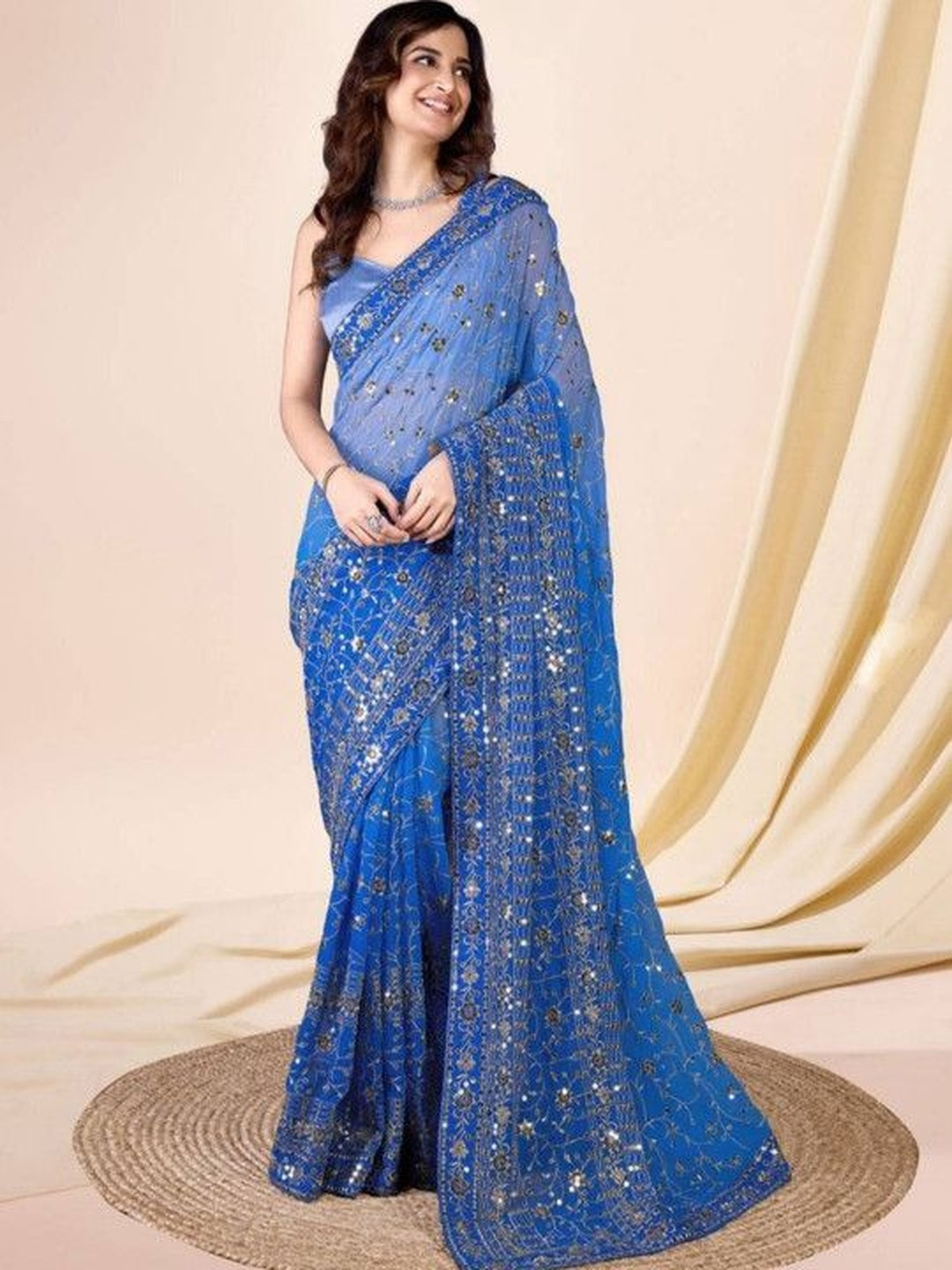 Mameraa Embellished Sarees With Blouse Piece