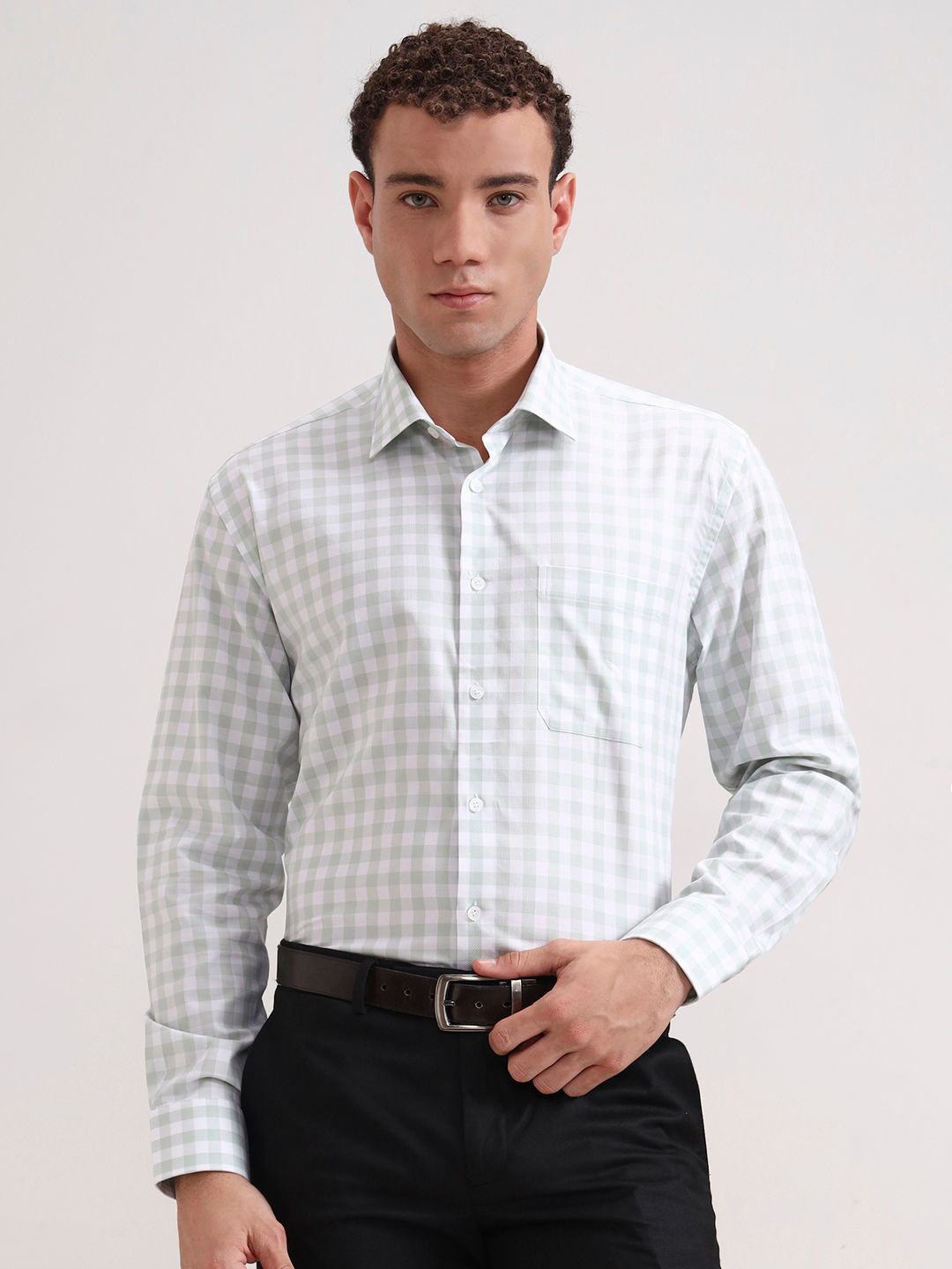 JADE BLUE Men Gingham Checked Spread Collar Cotton Regular Fit Shirt