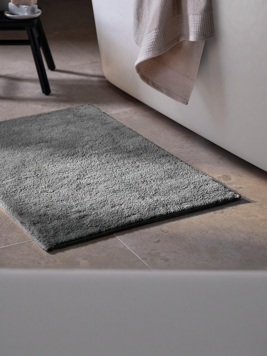 enera Stello Grey Quick-Dry & Non-Slip Large Bath Mat - 50 cm x 80 cm