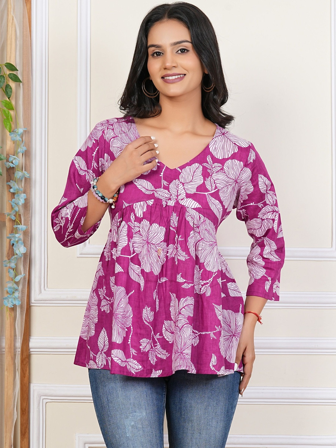 PRIYAGANI GARMENTS Women Pink & White Floral Printed V-Neck Cotton Fit & Flare Top