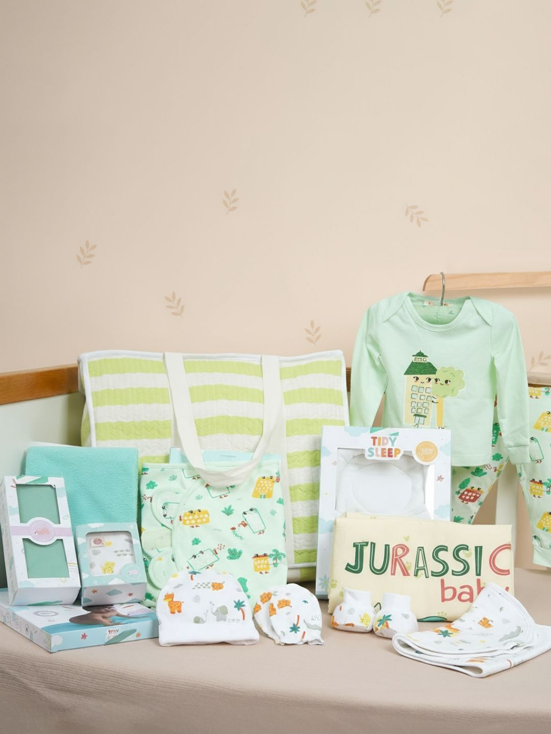 TIDY SLEEP Kids Set of 13 Pieces Printed Baby Apparel Gift Set