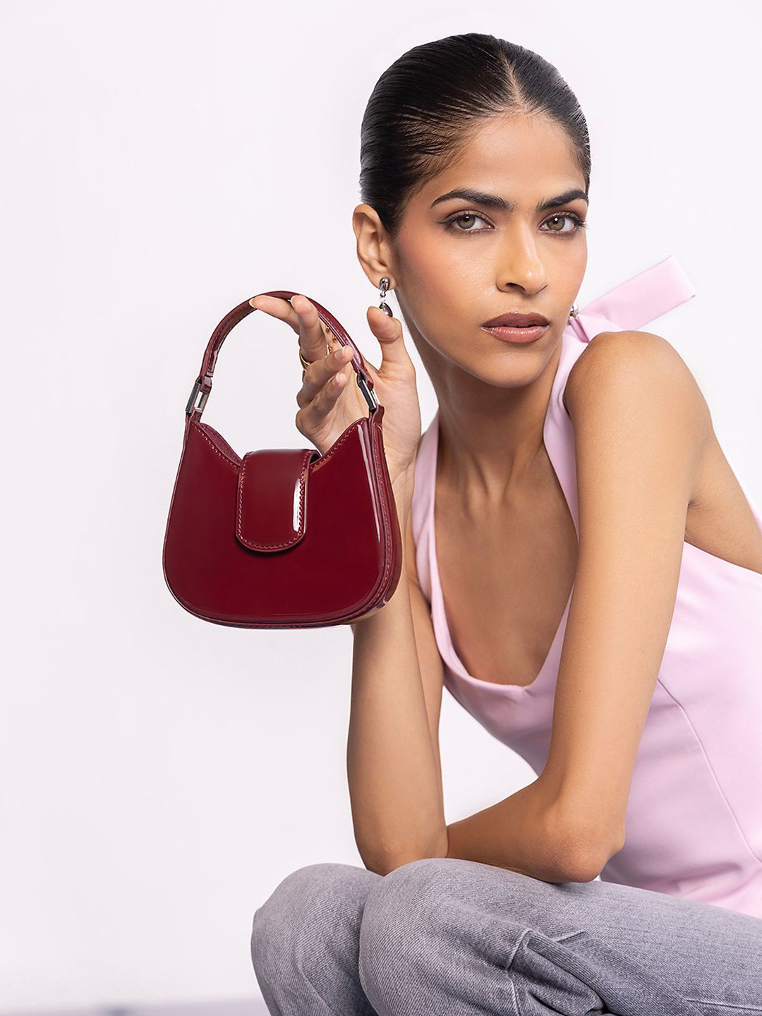 MIRAGGIO Women Solid Glossy Mini bag