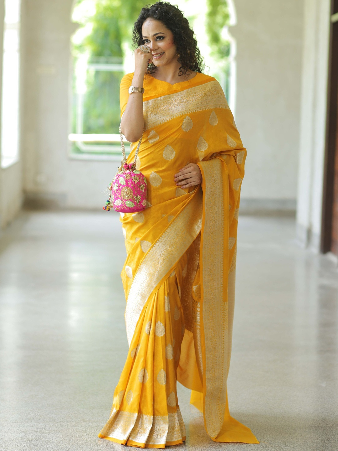 Snofi Creation Zari Kanjeevaram Saree