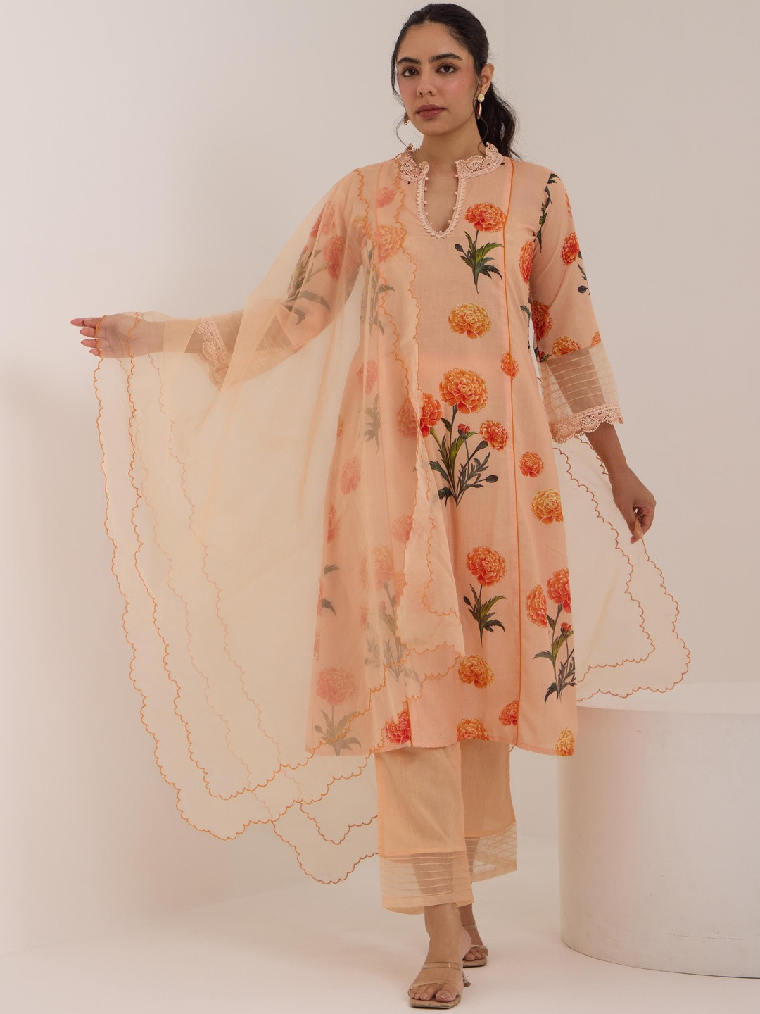 Sitarah Women Floral Printed Regular Kurta with Trousers & With Dupatta