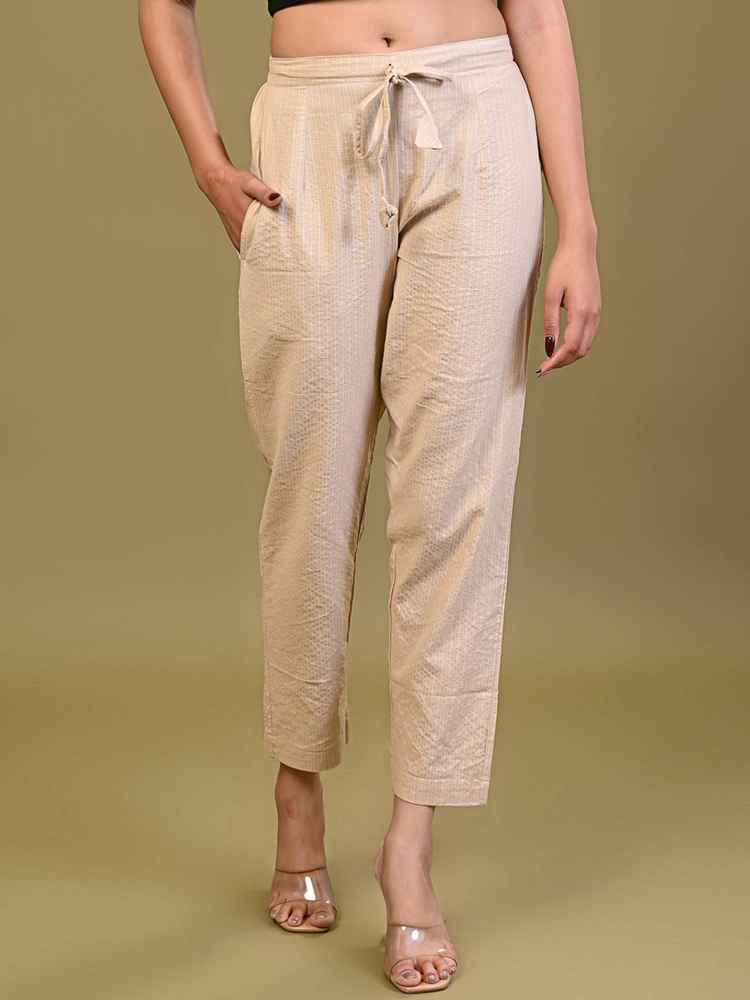KANNAHI Women Slim Fit Mid-Rise Trousers