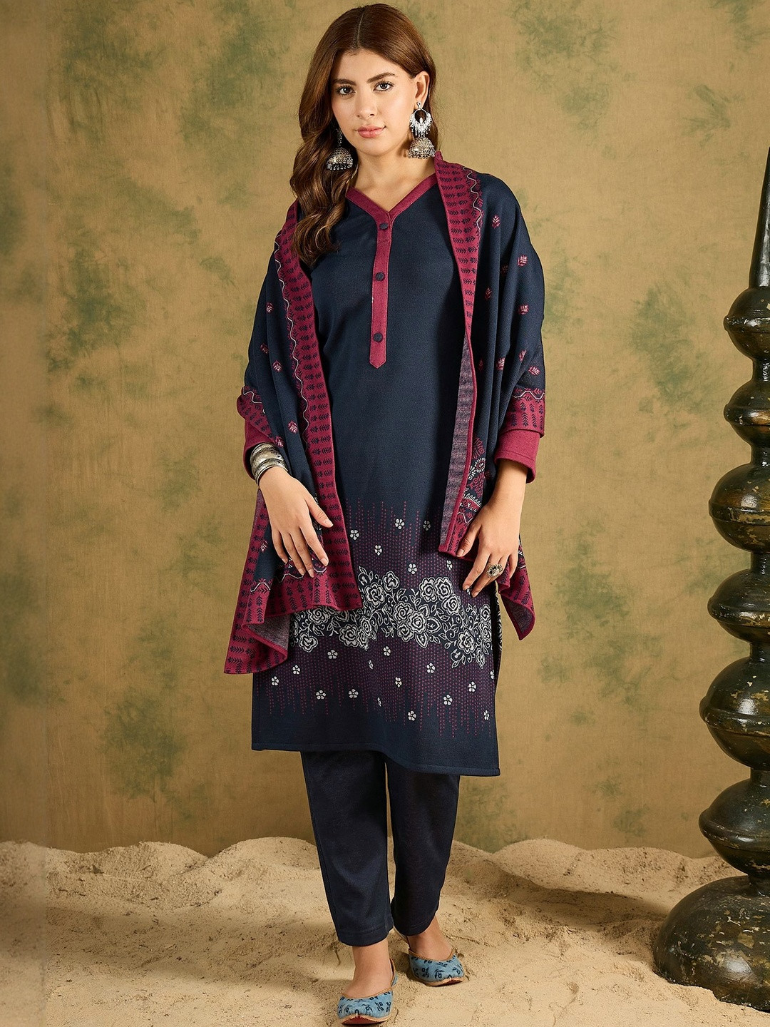 HK colours of fashion Women Regular Kurti with Trousers & With Dupatta