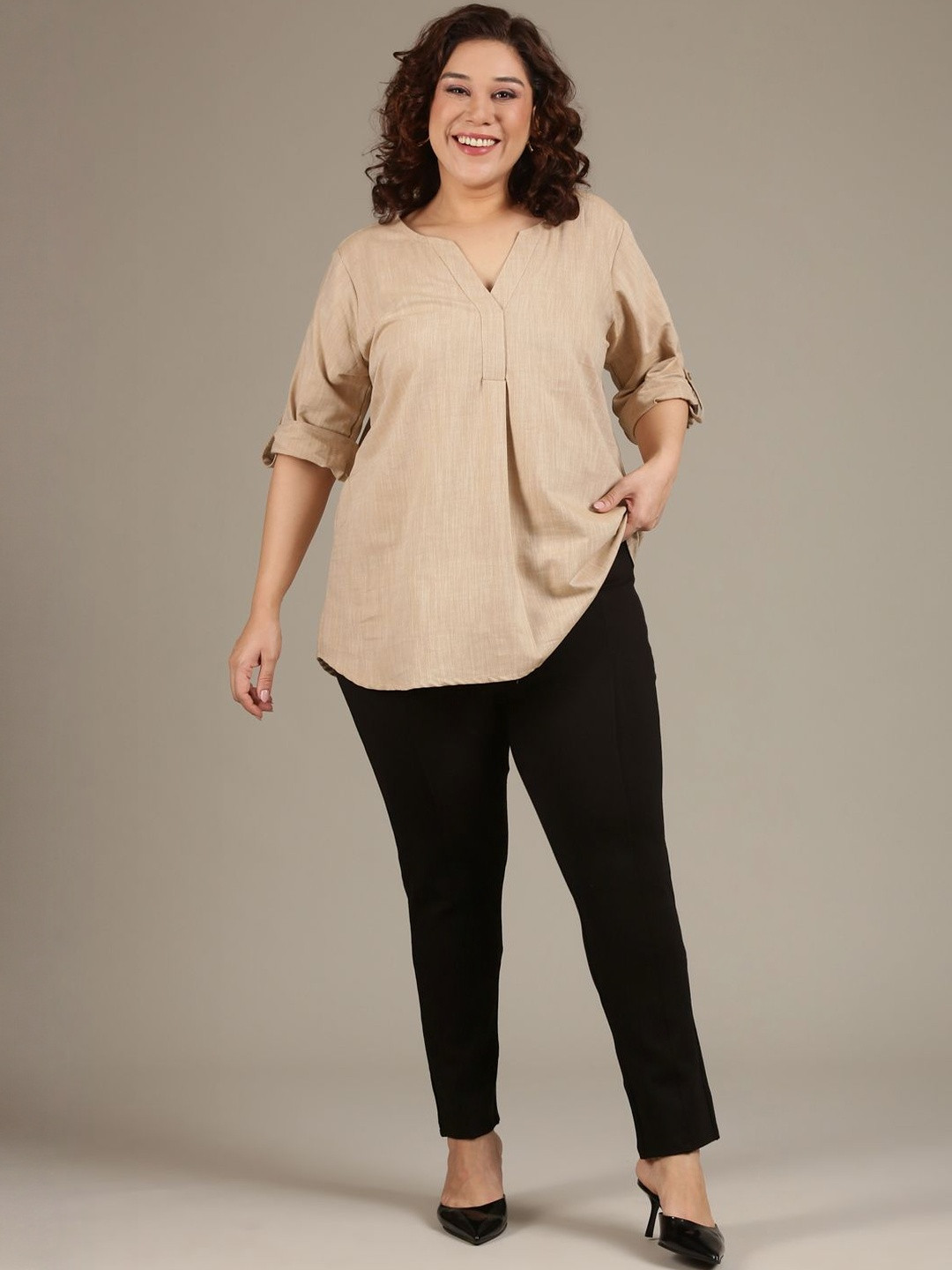 The Pink Moon Women Plus Size V-Neck Roll-Up Sleeves Cotton Chambray Top