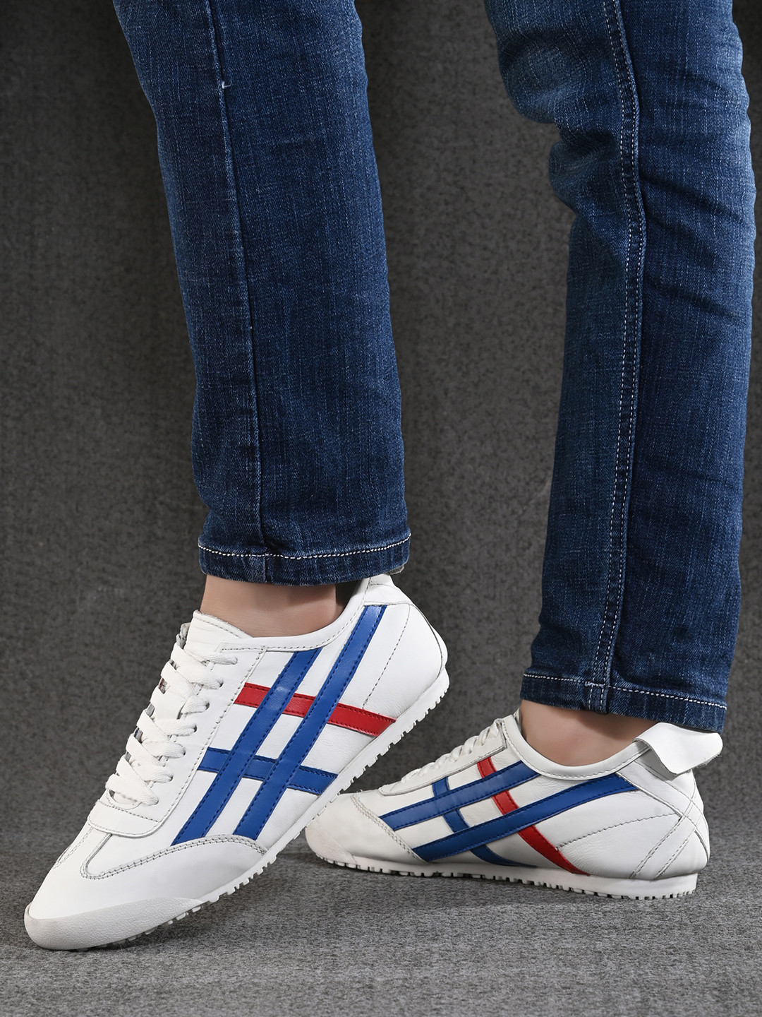 Roadster Men White Striped Synthetic Leather Round Toe Lace-Ups Sneakers
