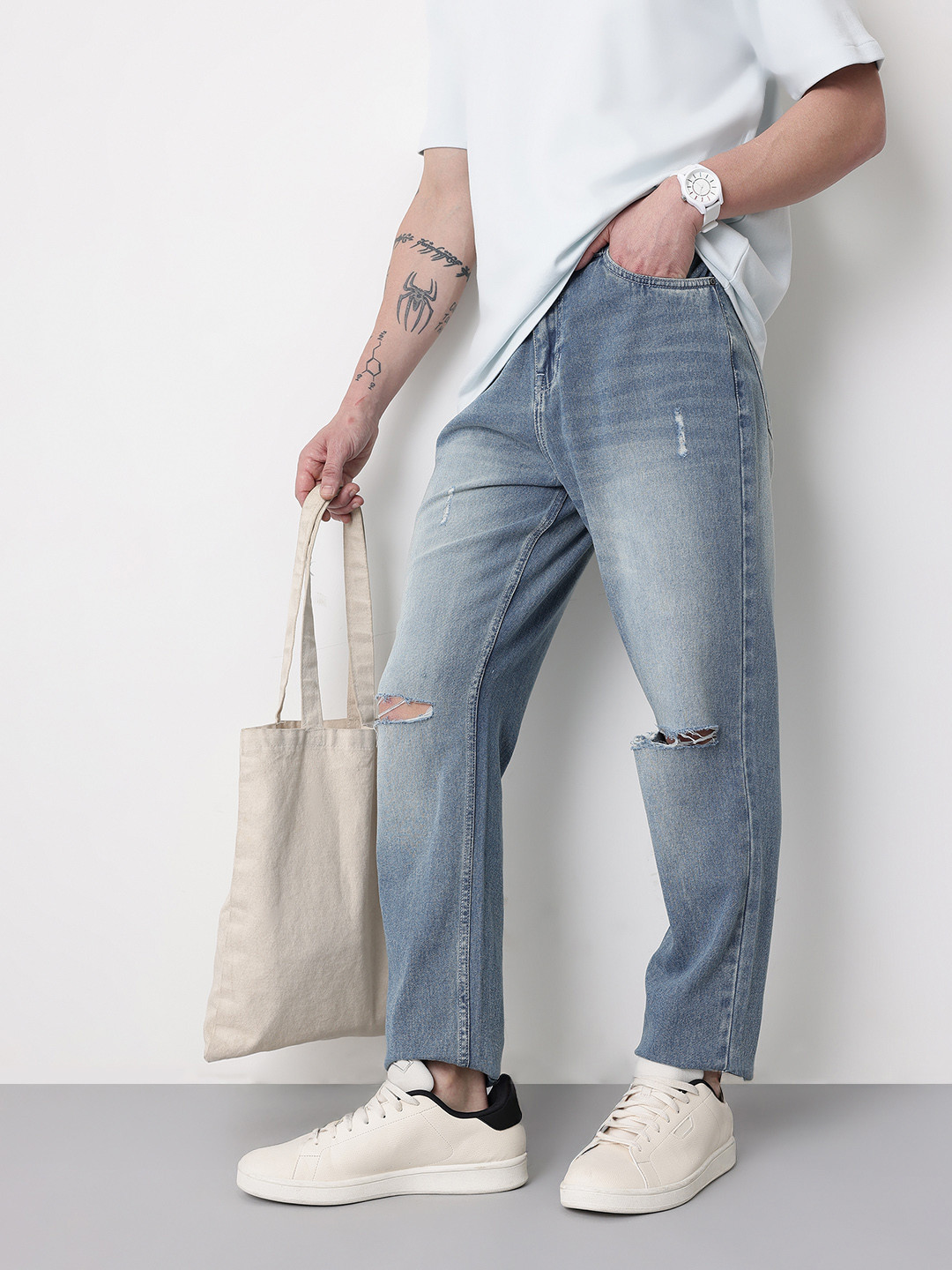 Mast & Harbour Men Mid-Rise Pure Cotton Low Distress Light Fade Relaxed Tapered Fit Jeans