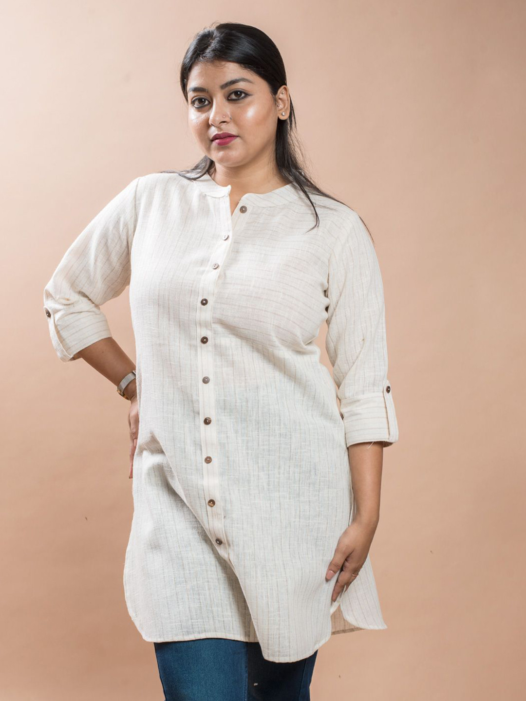 Earthyfits Women Striped Roll-Up Sleeves Linen Straight Kurta