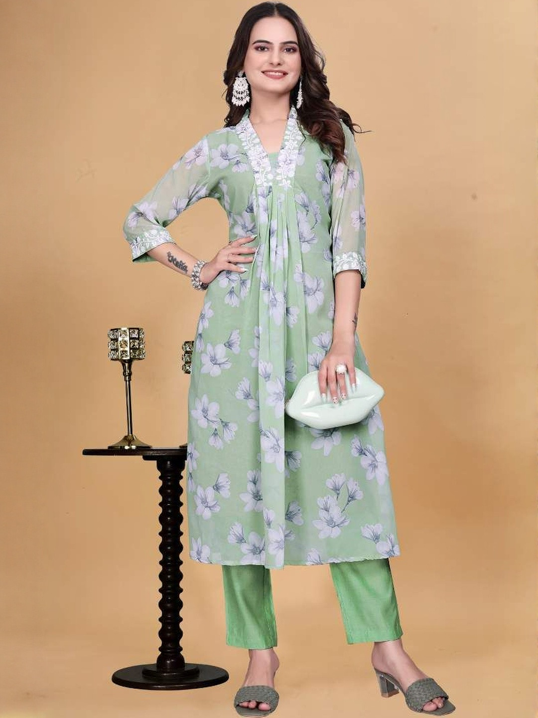 Zanies Women Floral Printed Pleated Thread Work Kurta with Trousers