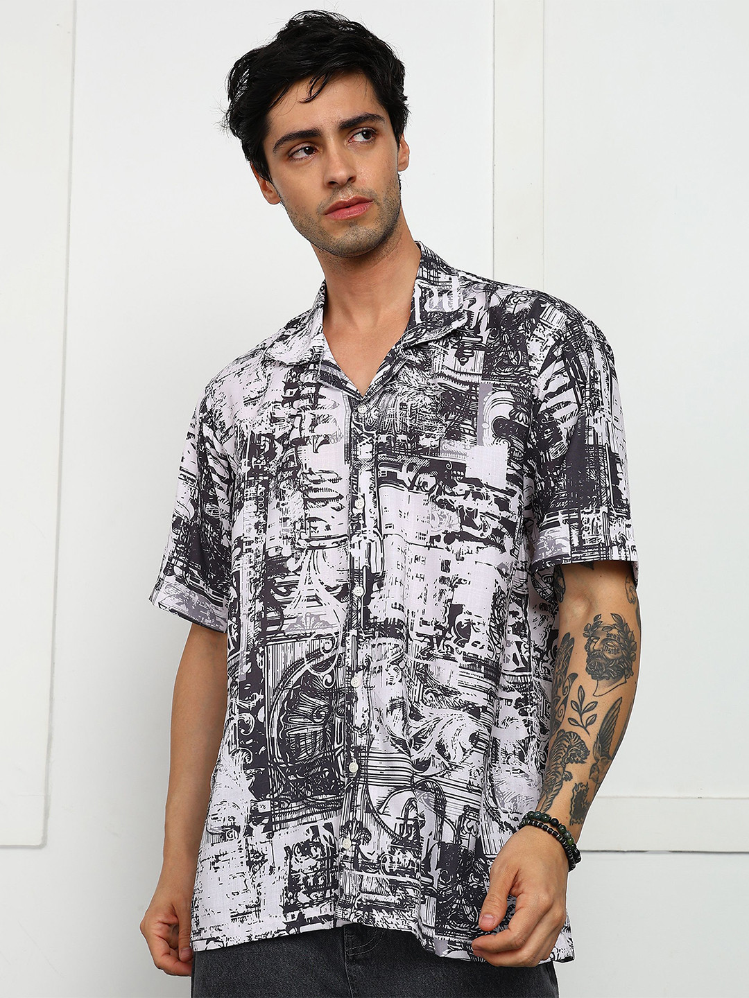 BROWN BROTHERS Men Graphic Printed Shirts