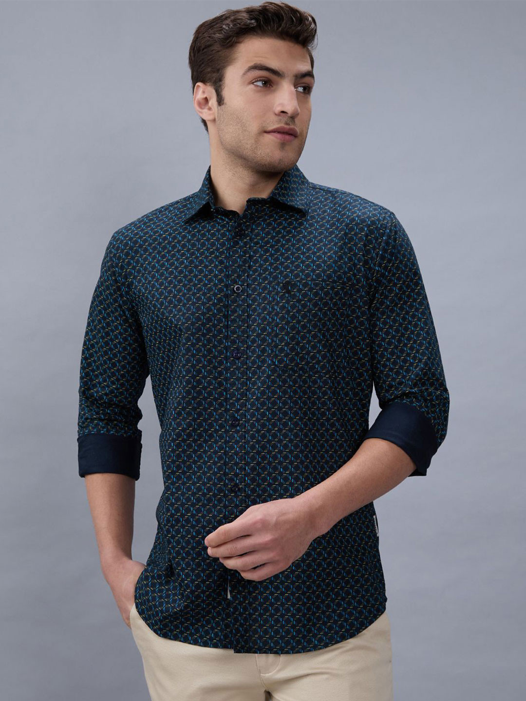 GIORDANO Men Geometric Printed Cotton Slim Fit Shirts