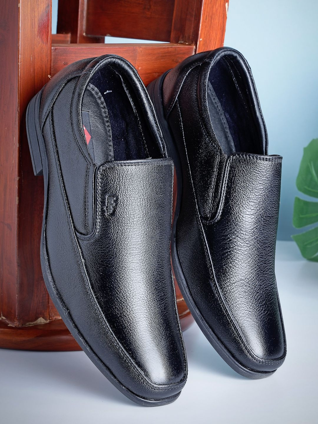 Lee Cooper Pointed Toe Leather Formal Shoes