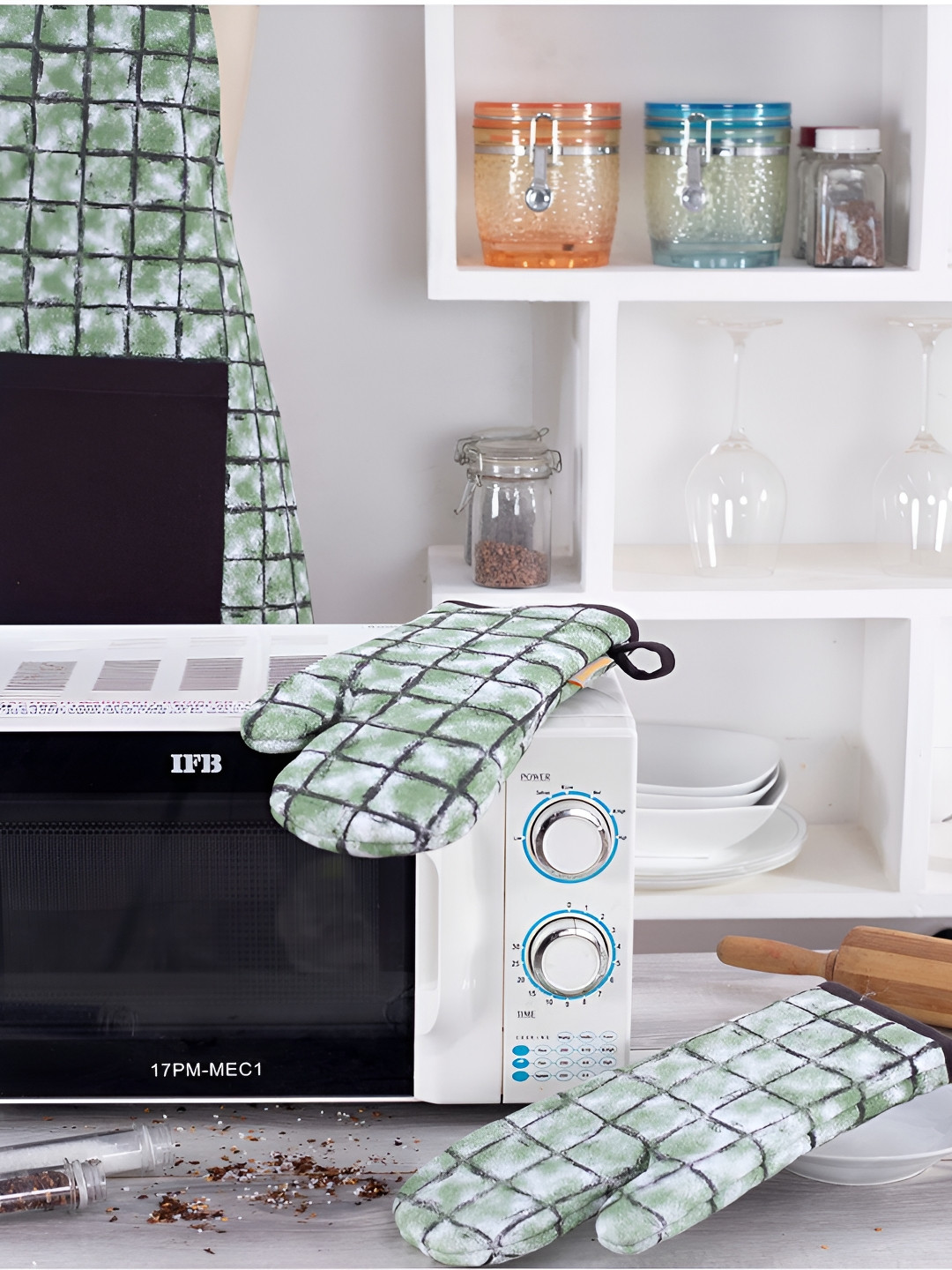 MASPAR Green & White 2 Pieces Printed Oven Mitt Sets