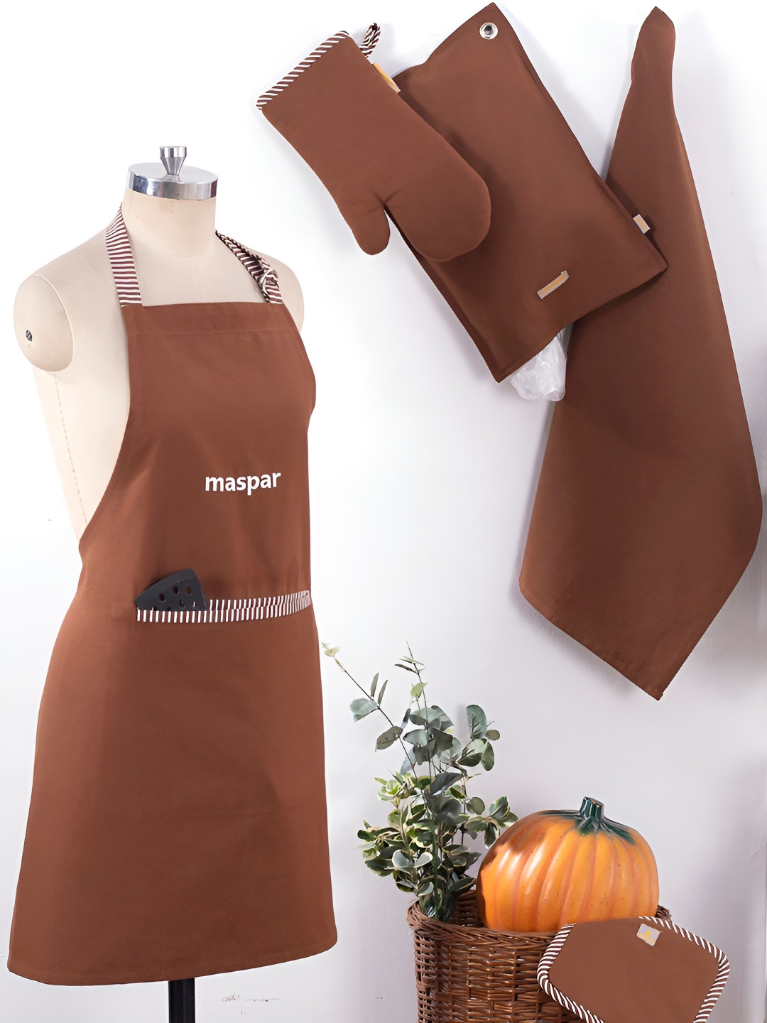 MASPAR Brown 5 Pieces Apron & Oven Mitts Kitchen Linen Set