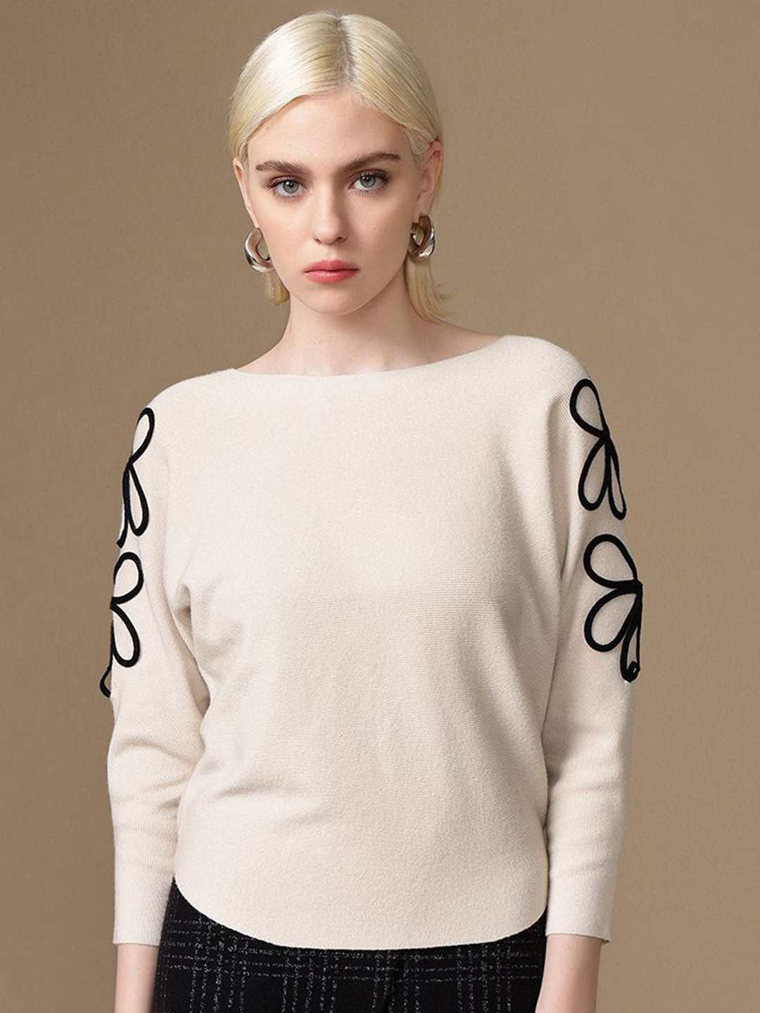 Kazo Women Embroidered Long Sleeves Sweater Vest