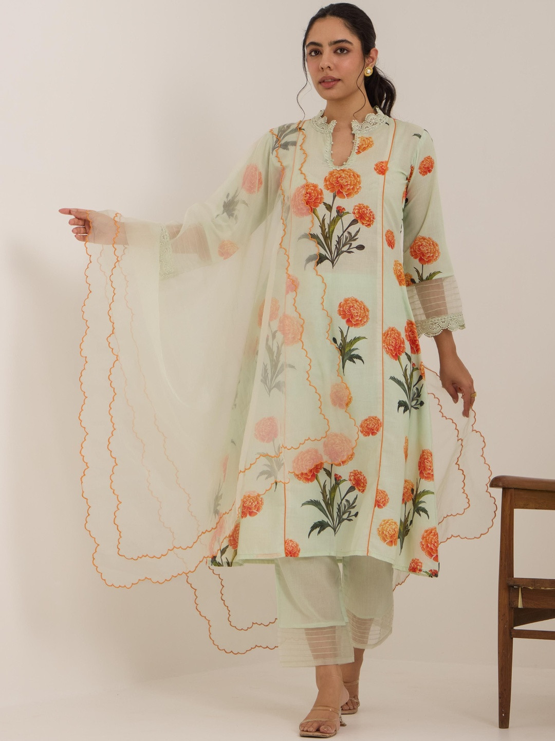 Sitarah Women Floral Printed Regular Kurta Set With Dupatta