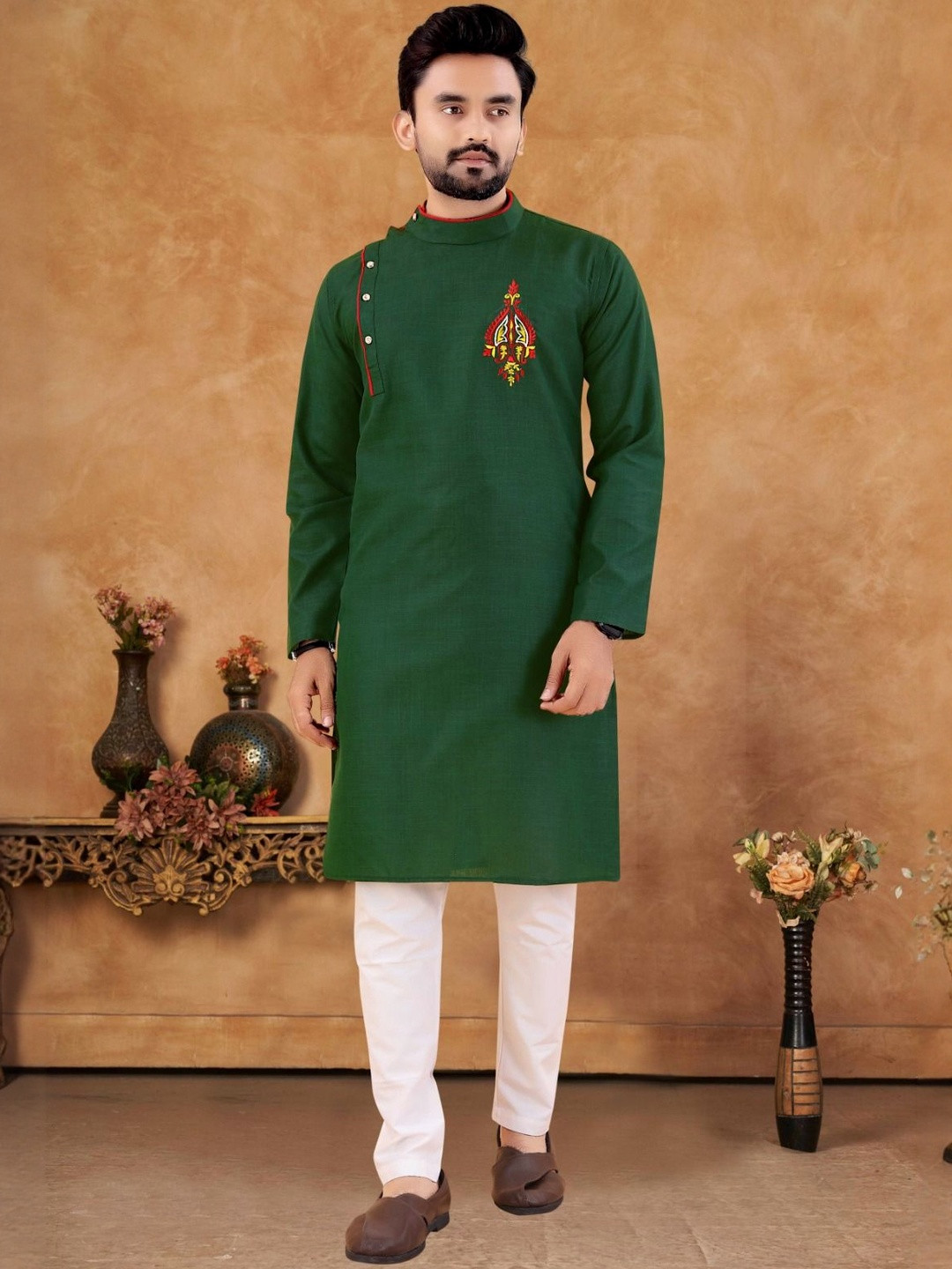 Qunity Men Ethnic Motifs Embroidered Cotton Kurta with Pyjamas