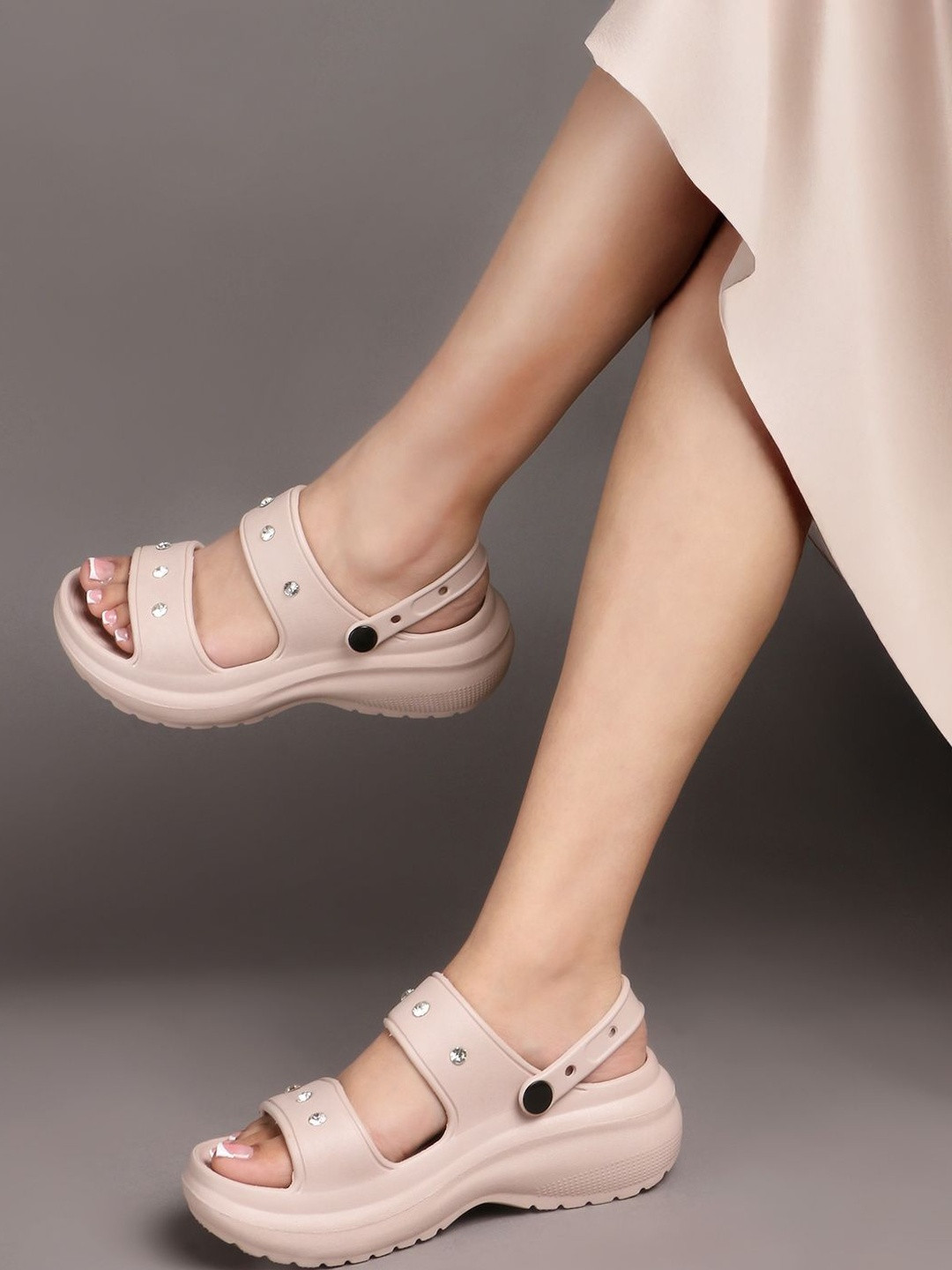 Roadster Women Beige EVA Clogs