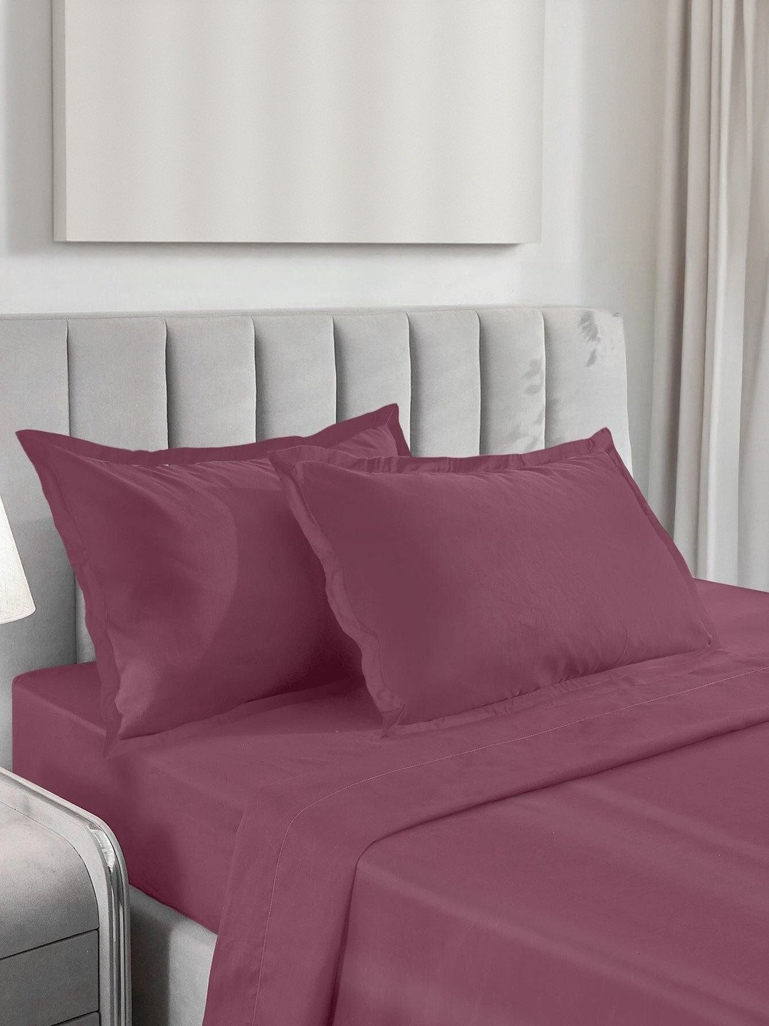 enera Maroon 600 TC King Size Bedsheet with 2 Pillow Covers