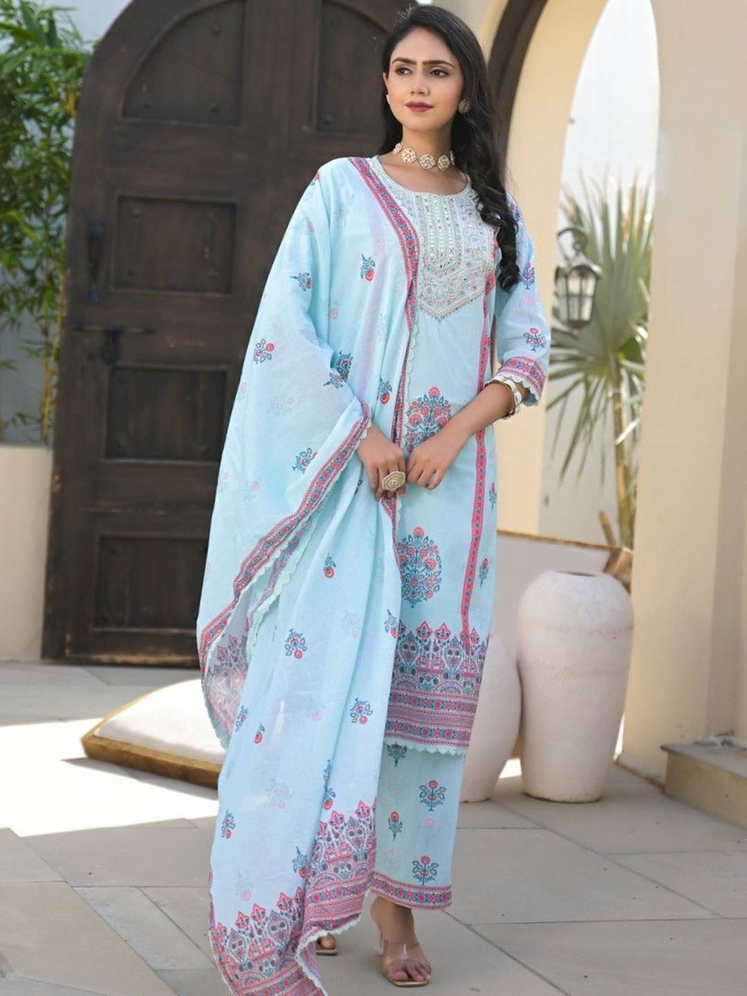 Kiwi Gaba Women Embroidered Kurta Set