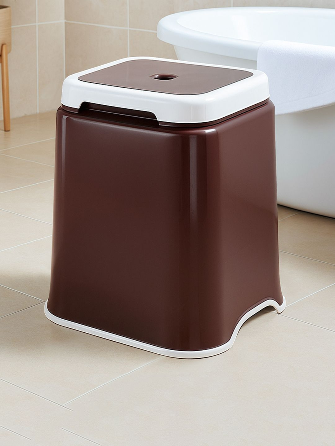 Kuber Industries Brown & White Heavy Duty Lightweight Stackable Sitting & Bathing Stool