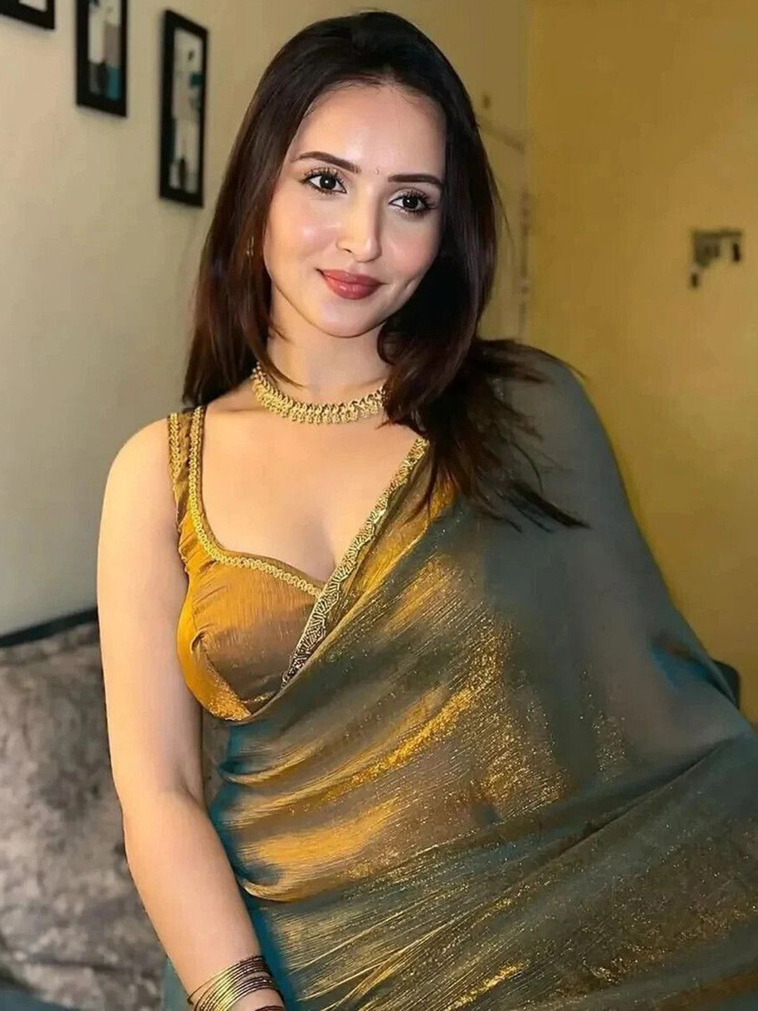 LOROFY Solid Shiny Saree