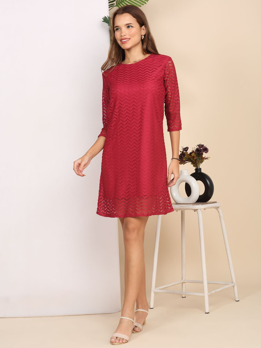 MORDEN MUSE Women Self Design Shift Straight Dress