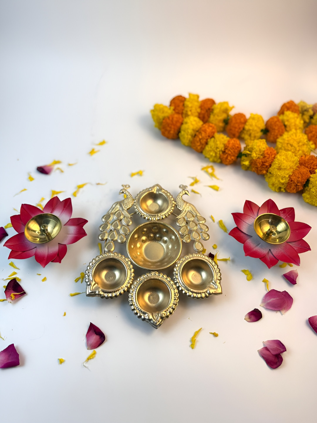 Giftii Gold Toned & Pink 2 Pieces Decorative Flower Metal Diyas & Urli