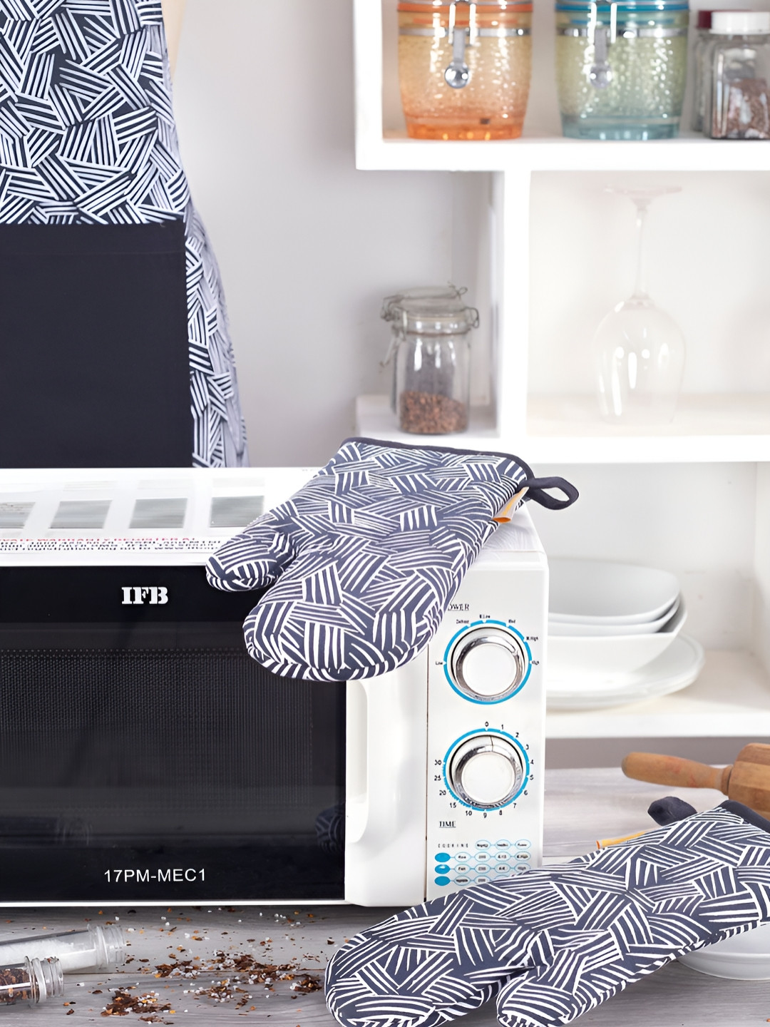 MASPAR Blue & White 2 Pieces Printed Oven Gloves