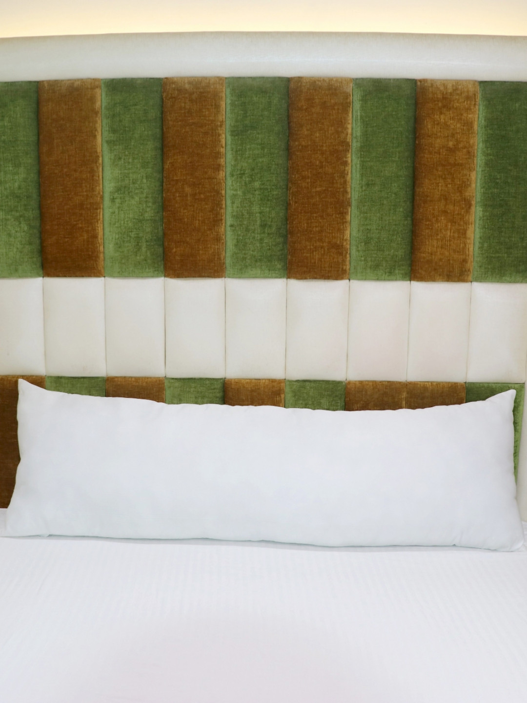 VLYSIUM White Lightweight Sleep Pillow