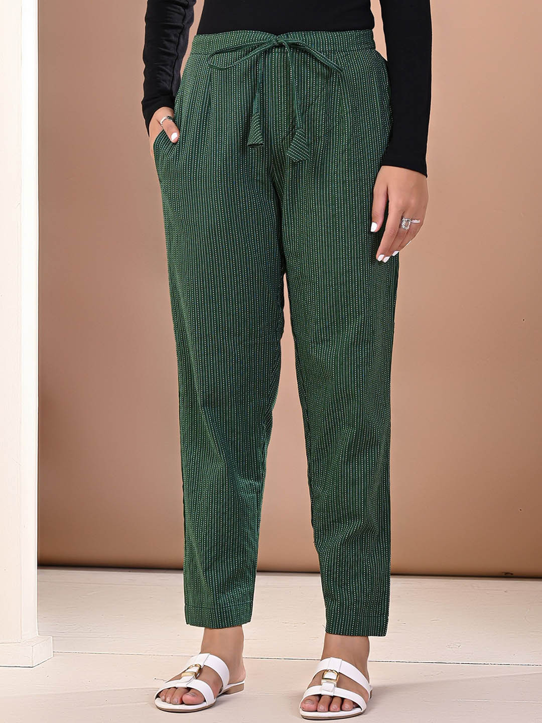 KANNAHI Women Easy Wash Pleated Regular Trousers