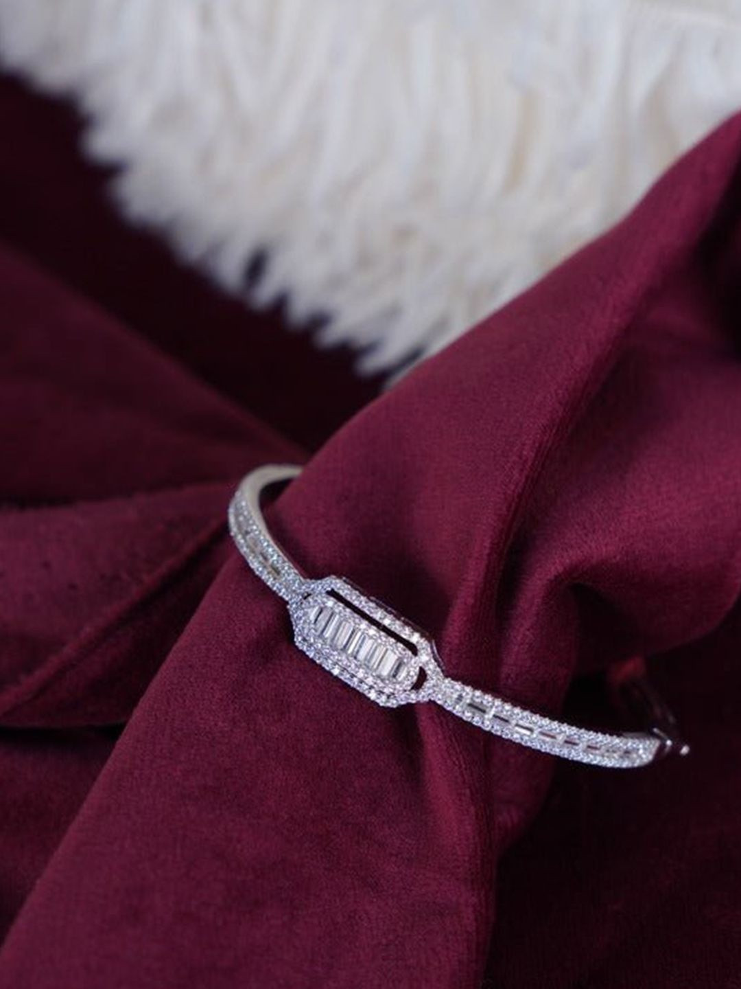 Silverings 925 Sterling Silver Artificial Stones Studded Wraparound Bracelet