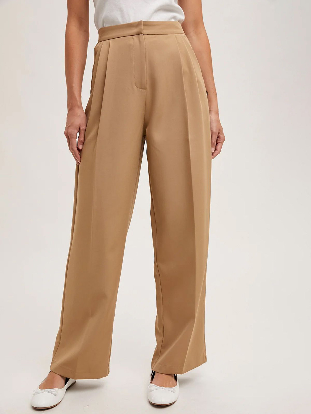 FNOCKS Women Loose Fit High-Rise Pleated Trousers