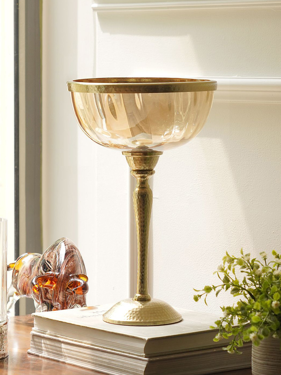 Pure Home and Living Brown Glossy Glass Decorative-Bowl With Tall Stand