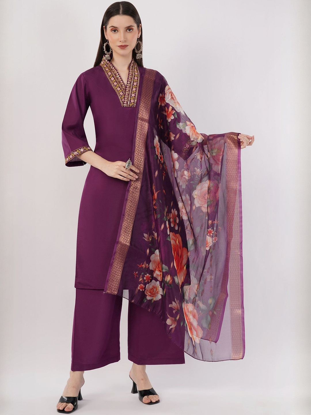 Elif Apparels Women Solid Kurta Set