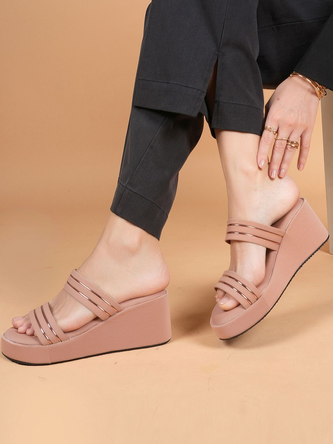 DressBerry Embellished Platform Wedge Heels